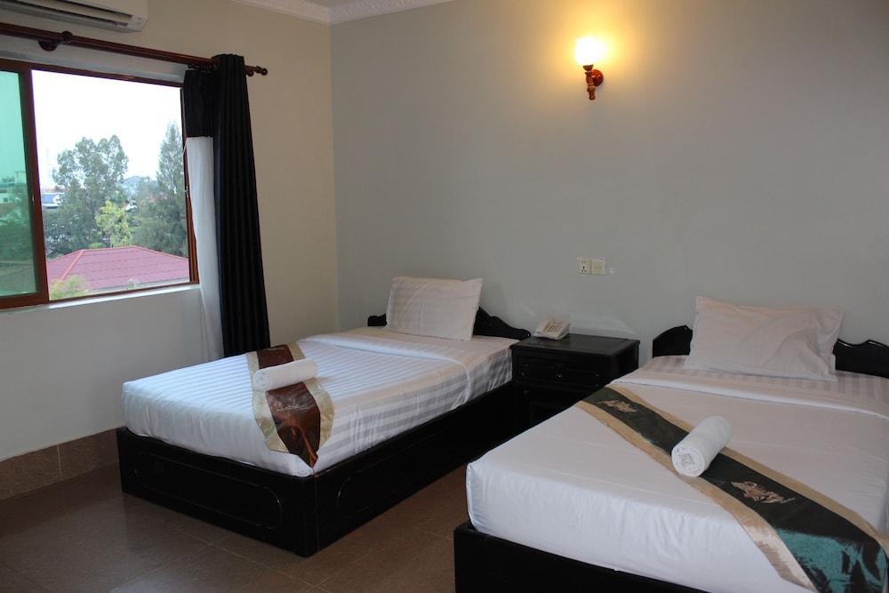 Central Night Hotel Siem Reap Exterior photo