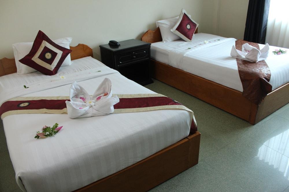 Central Night Hotel Siem Reap Exterior photo