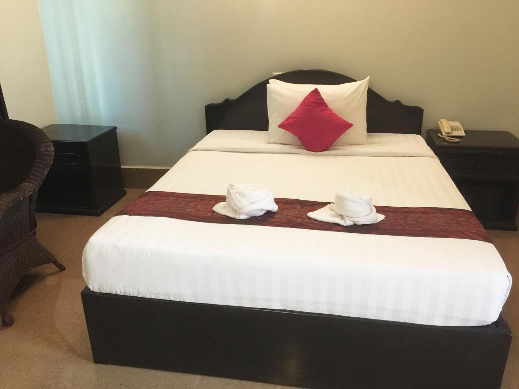 Central Night Hotel Siem Reap Exterior photo