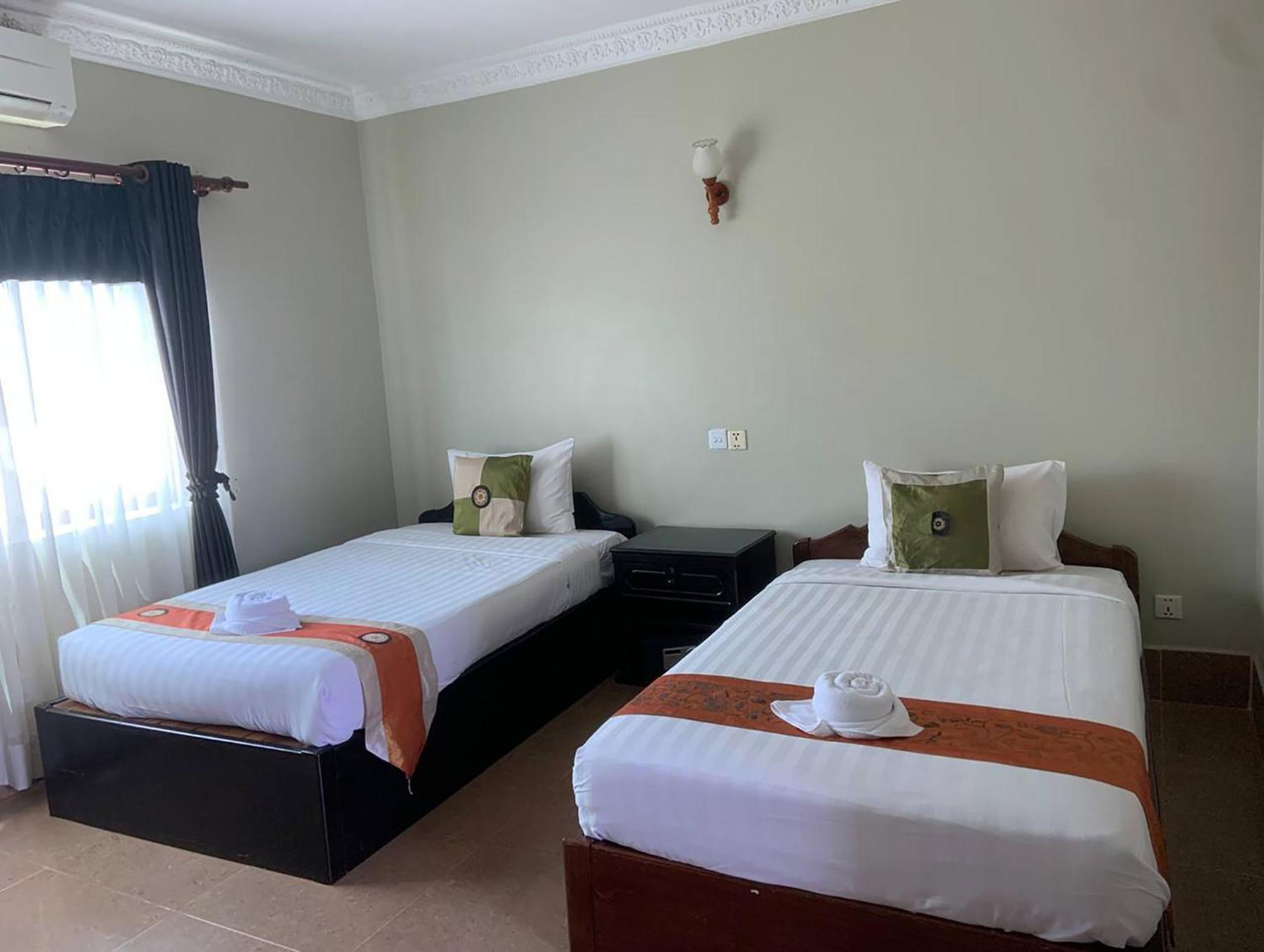 Central Night Hotel Siem Reap Exterior photo
