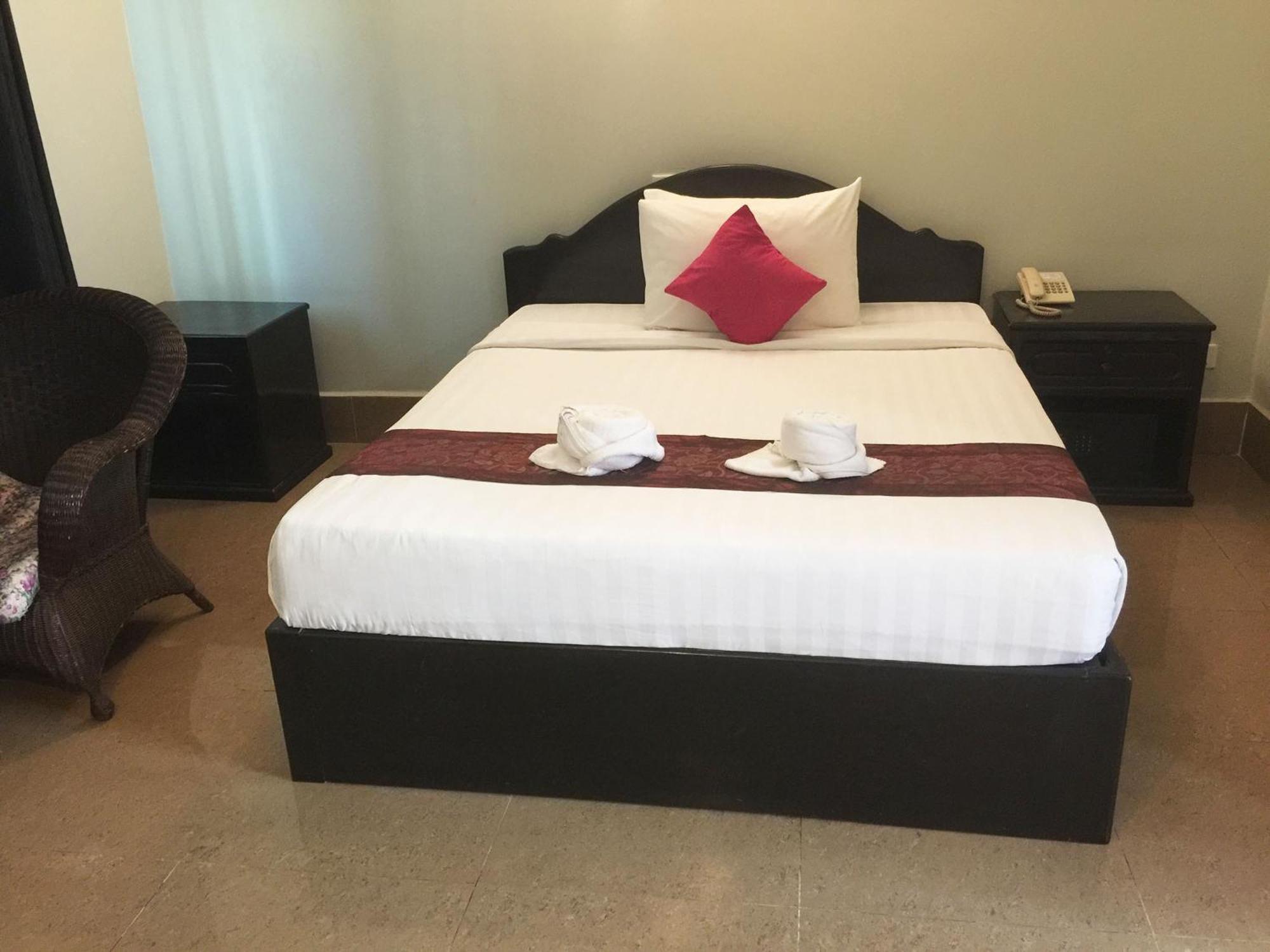 Central Night Hotel Siem Reap Exterior photo