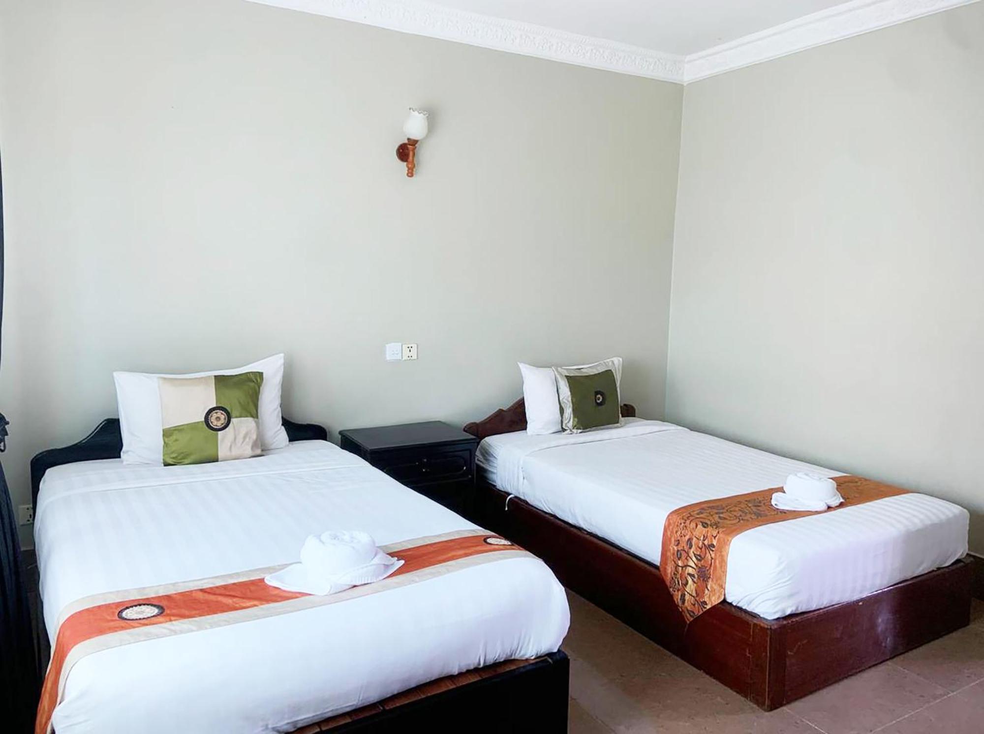 Central Night Hotel Siem Reap Exterior photo