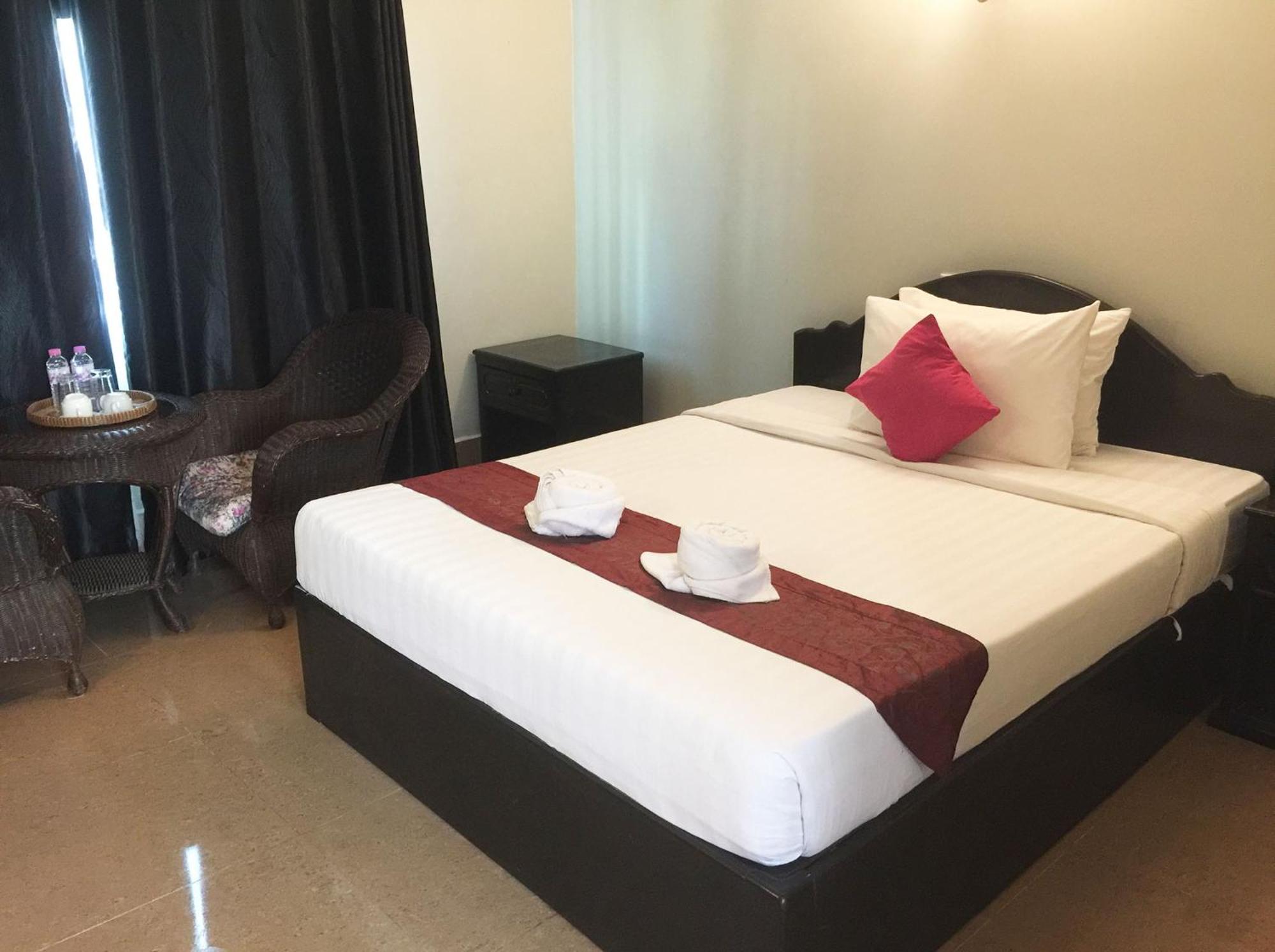 Central Night Hotel Siem Reap Exterior photo