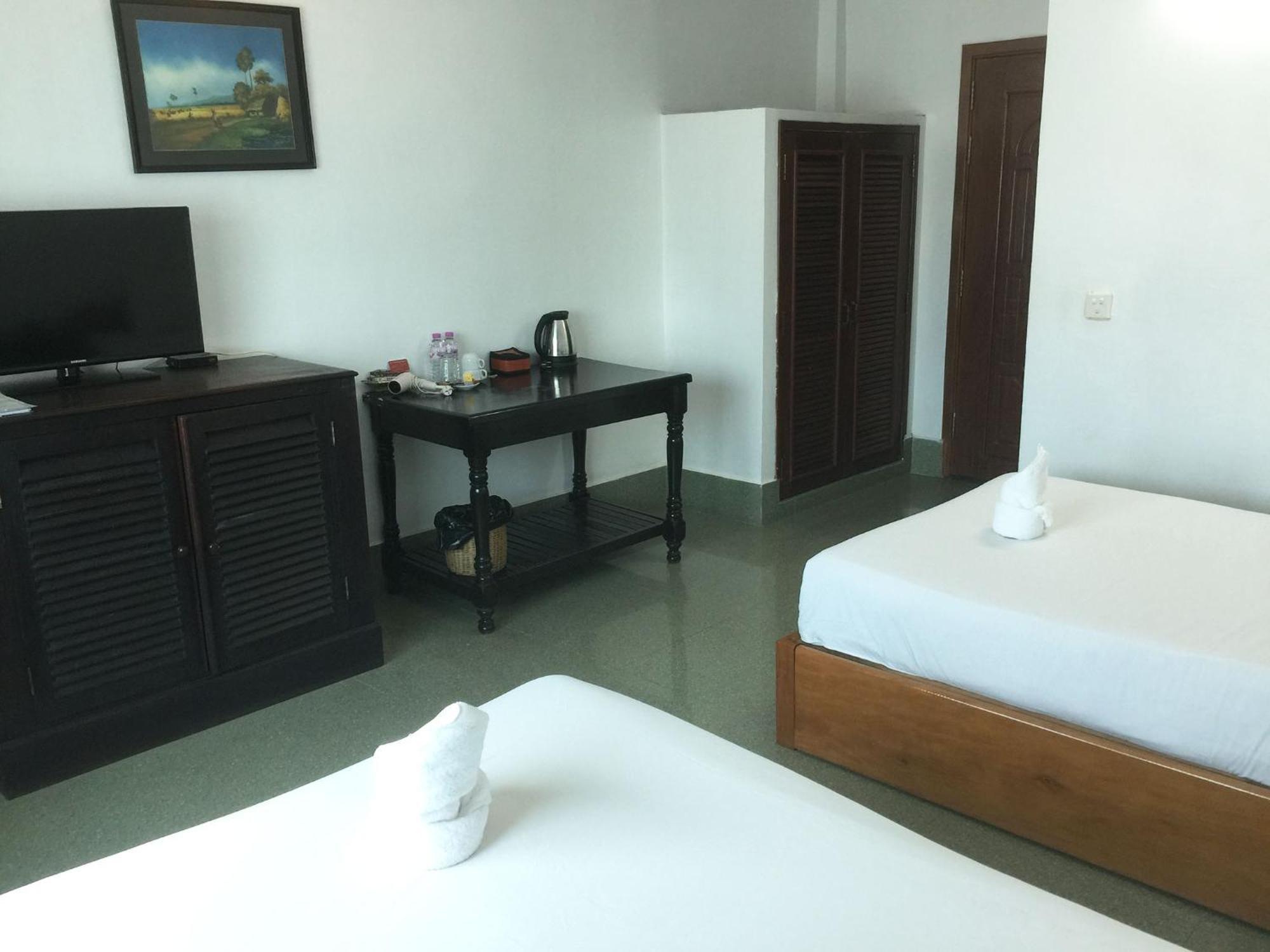 Central Night Hotel Siem Reap Room photo