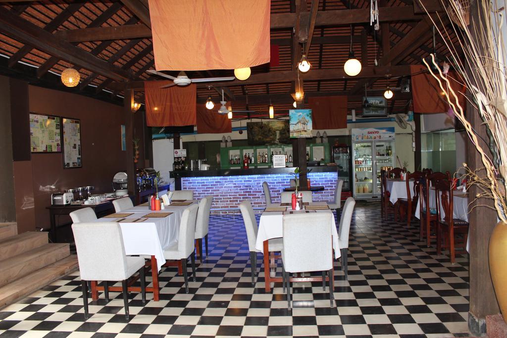 Central Night Hotel Siem Reap Exterior photo