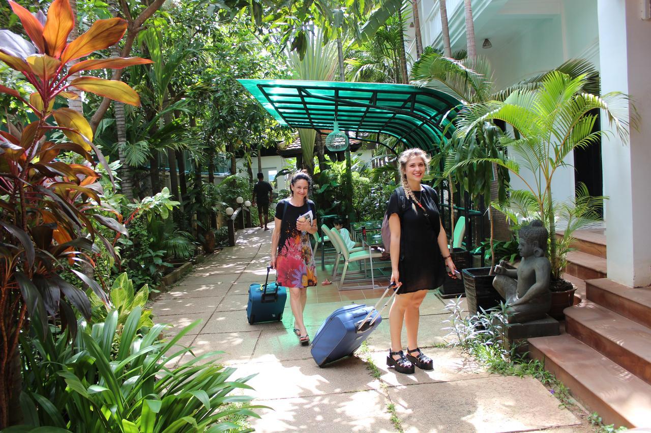 Central Night Hotel Siem Reap Exterior photo