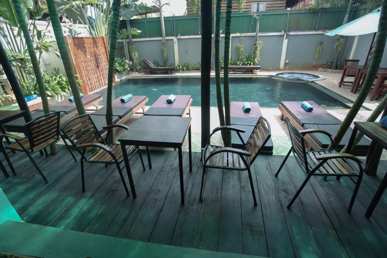 Central Night Hotel Siem Reap Exterior photo