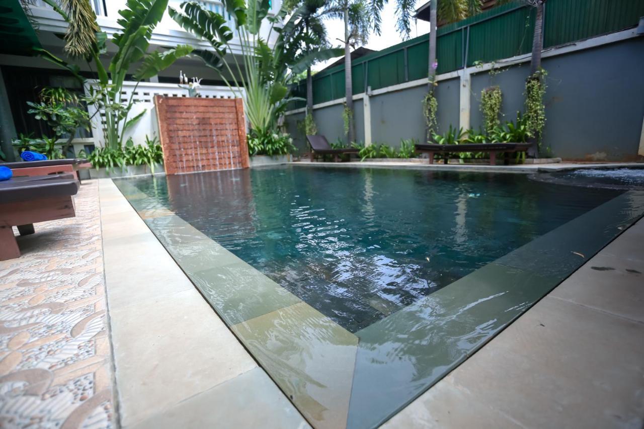 Central Night Hotel Siem Reap Exterior photo