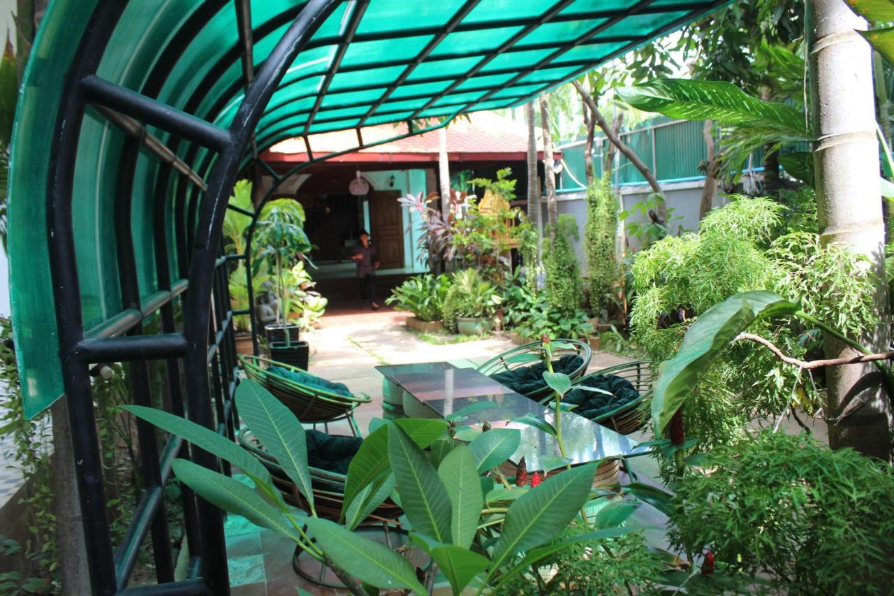 Central Night Hotel Siem Reap Exterior photo