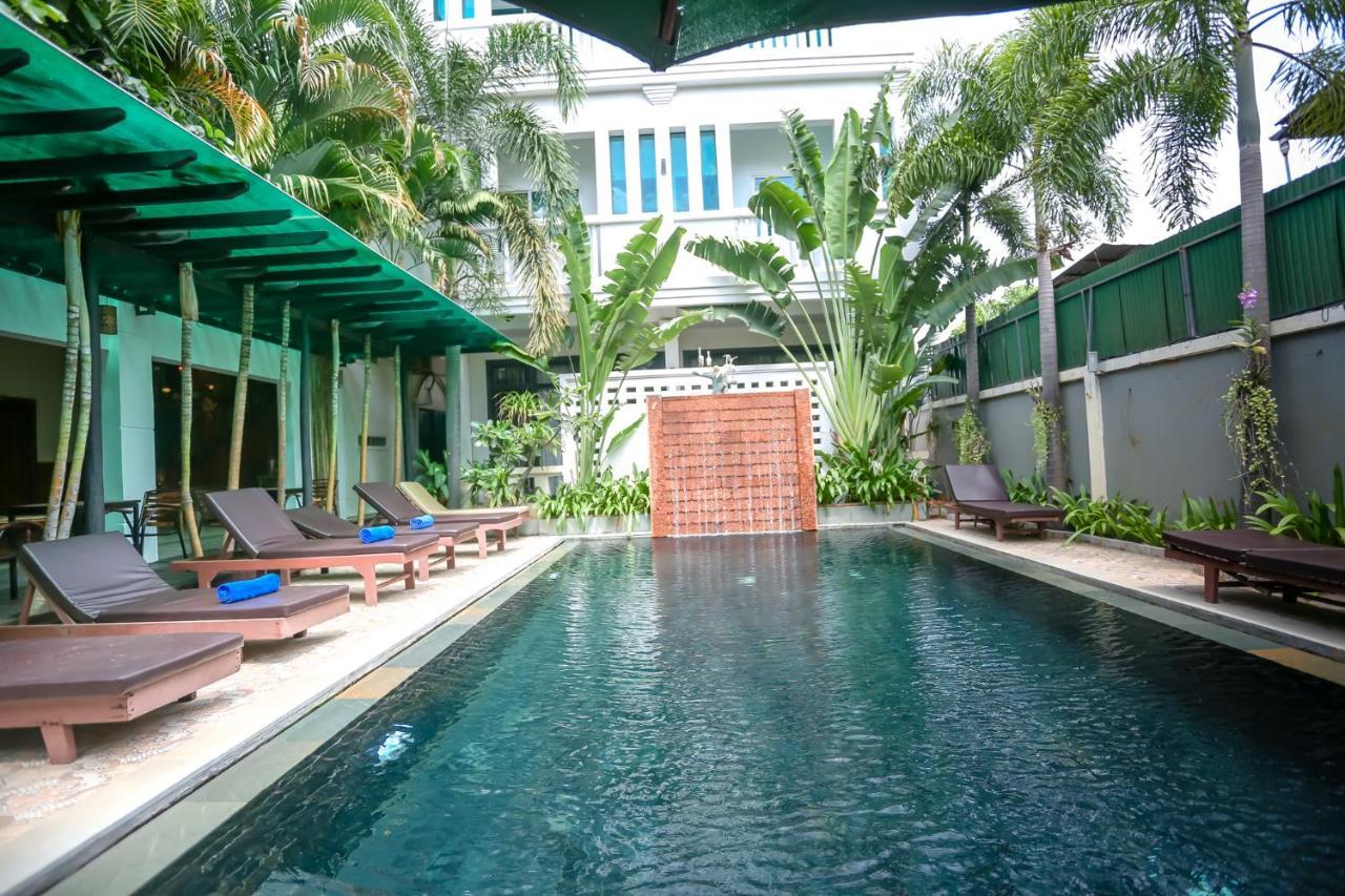 Central Night Hotel Siem Reap Exterior photo
