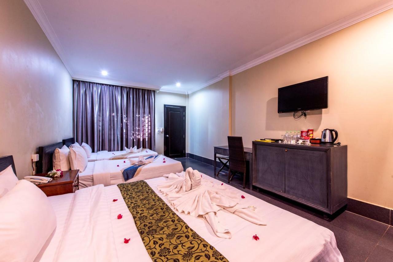 Central Night Hotel Siem Reap Exterior photo