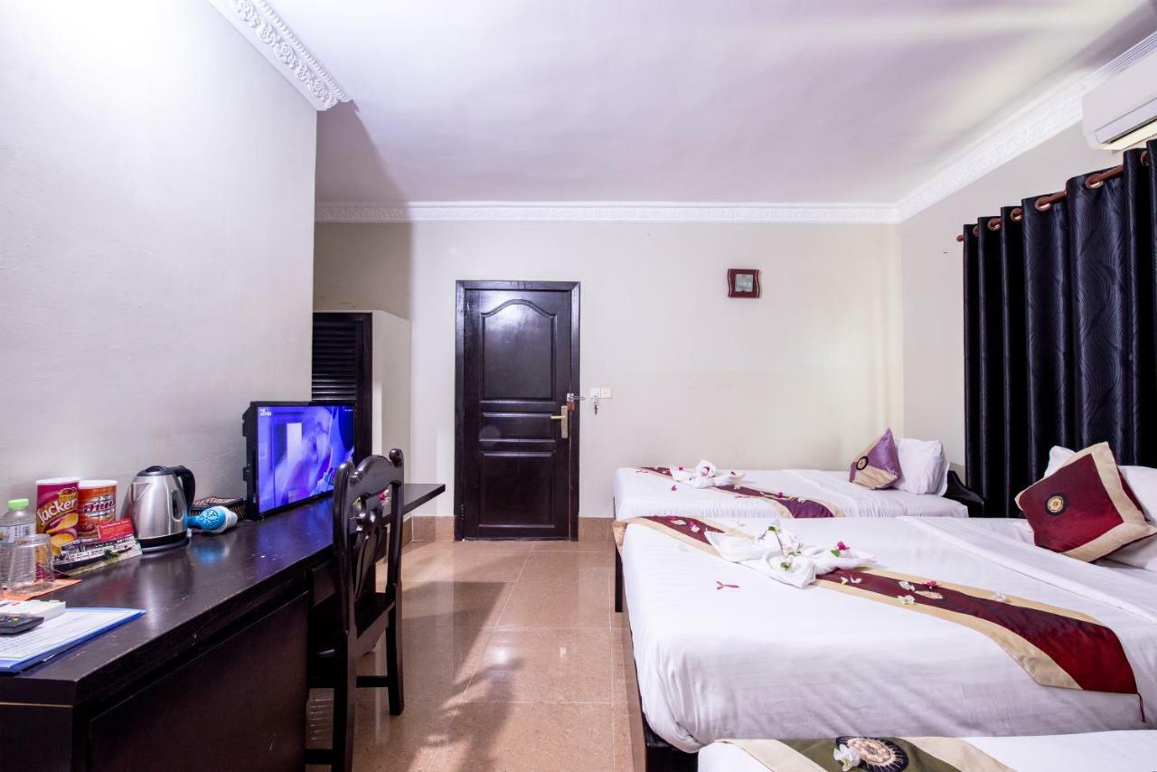 Central Night Hotel Siem Reap Exterior photo